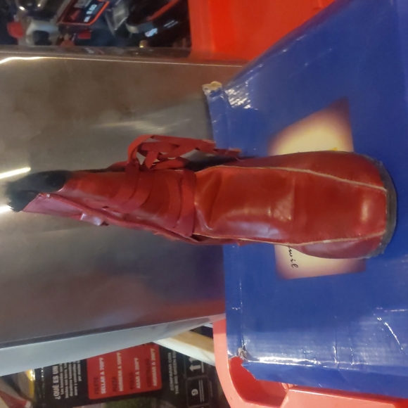 Gently USED NY Vip fur lined red boots size 8 - Picture 2 of 8